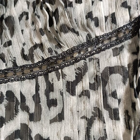 **Unleash Your Wild Side – Taifun Chiffon Cheetah Print Blouse** - Picture 3 of 5